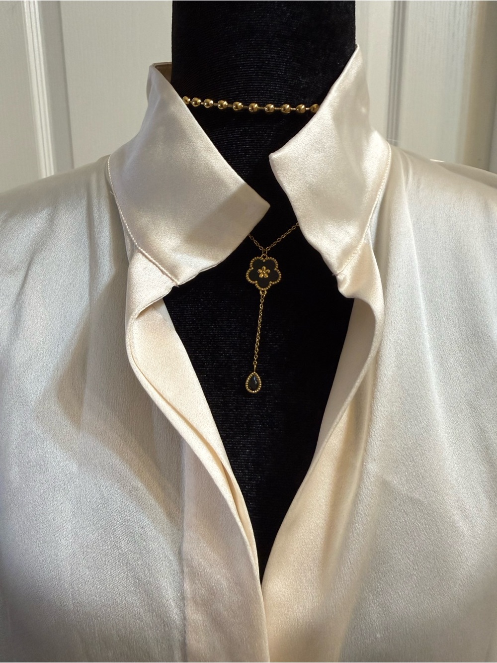 Vince Cream Satin Button-Front Blouse Size L - Picture 2 of 12